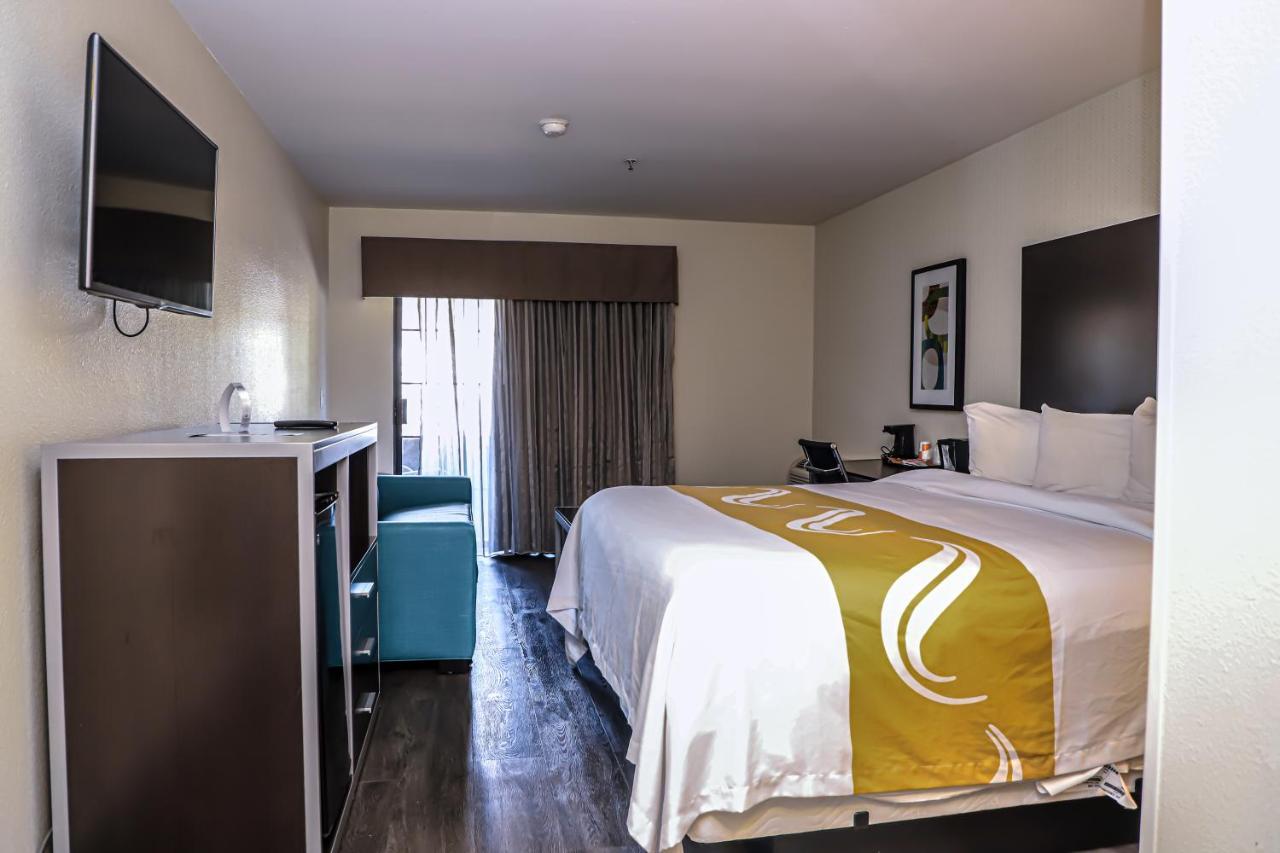 Quality Inn & Suites Camarillo-Oxnard Екстер'єр фото