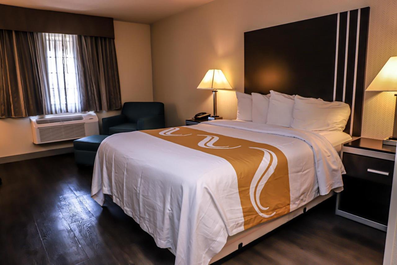 Quality Inn & Suites Camarillo-Oxnard Екстер'єр фото