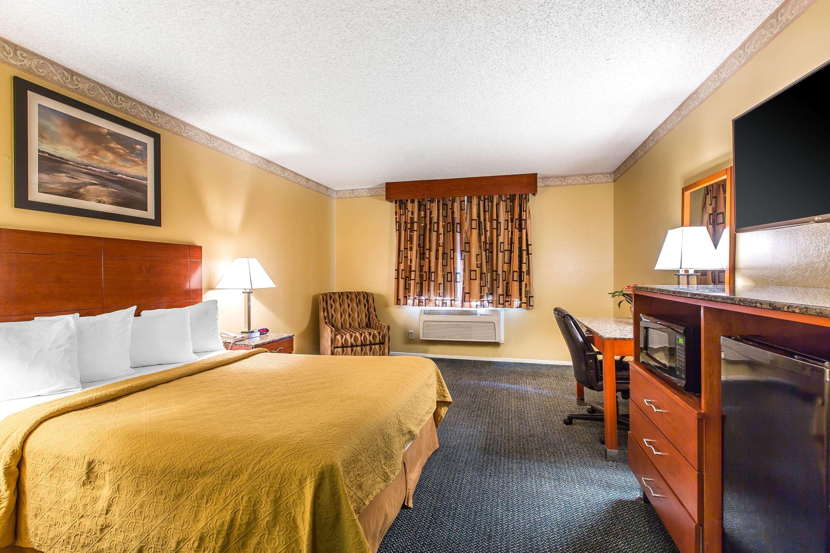 Quality Inn & Suites Camarillo-Oxnard Екстер'єр фото
