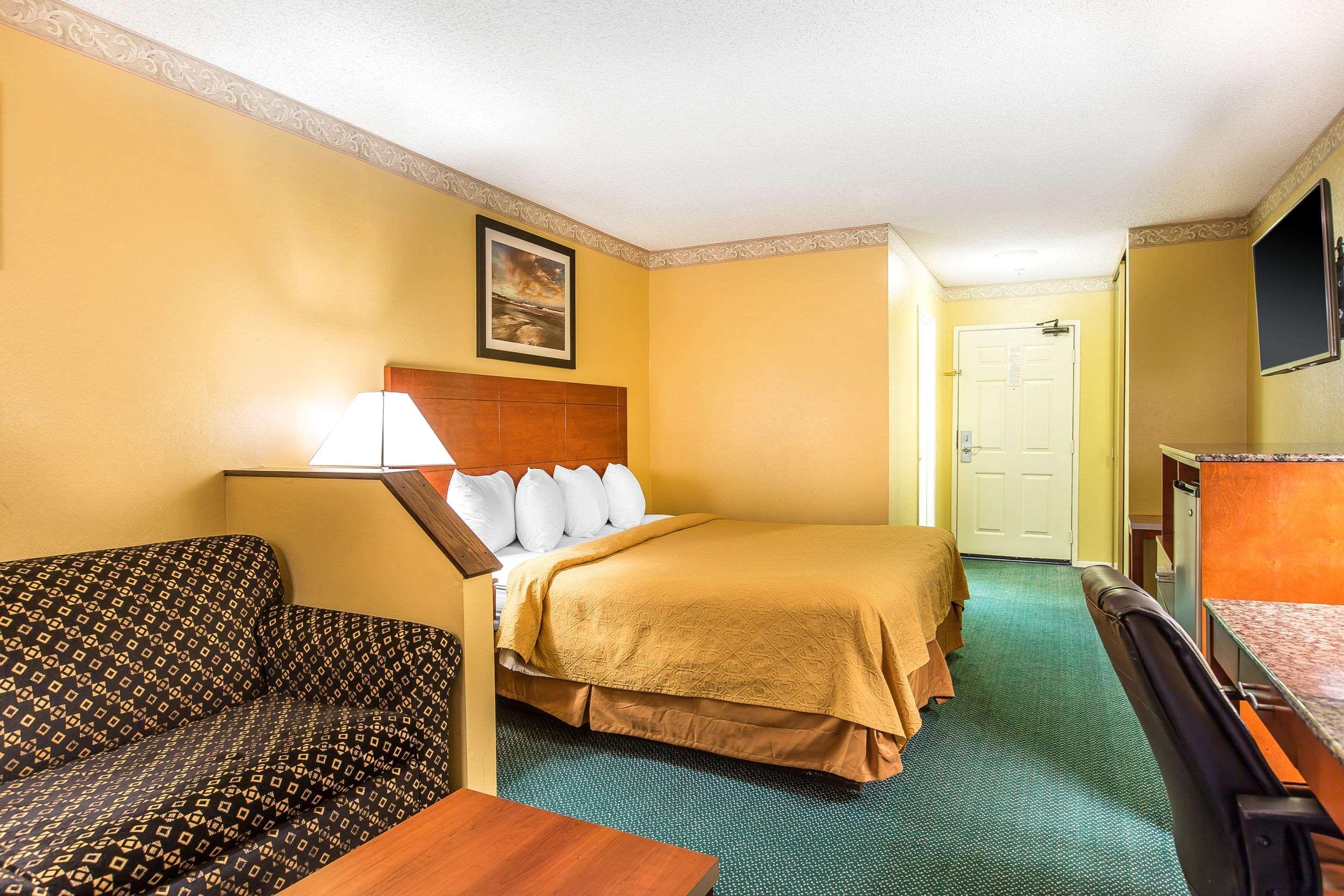 Quality Inn & Suites Camarillo-Oxnard Екстер'єр фото