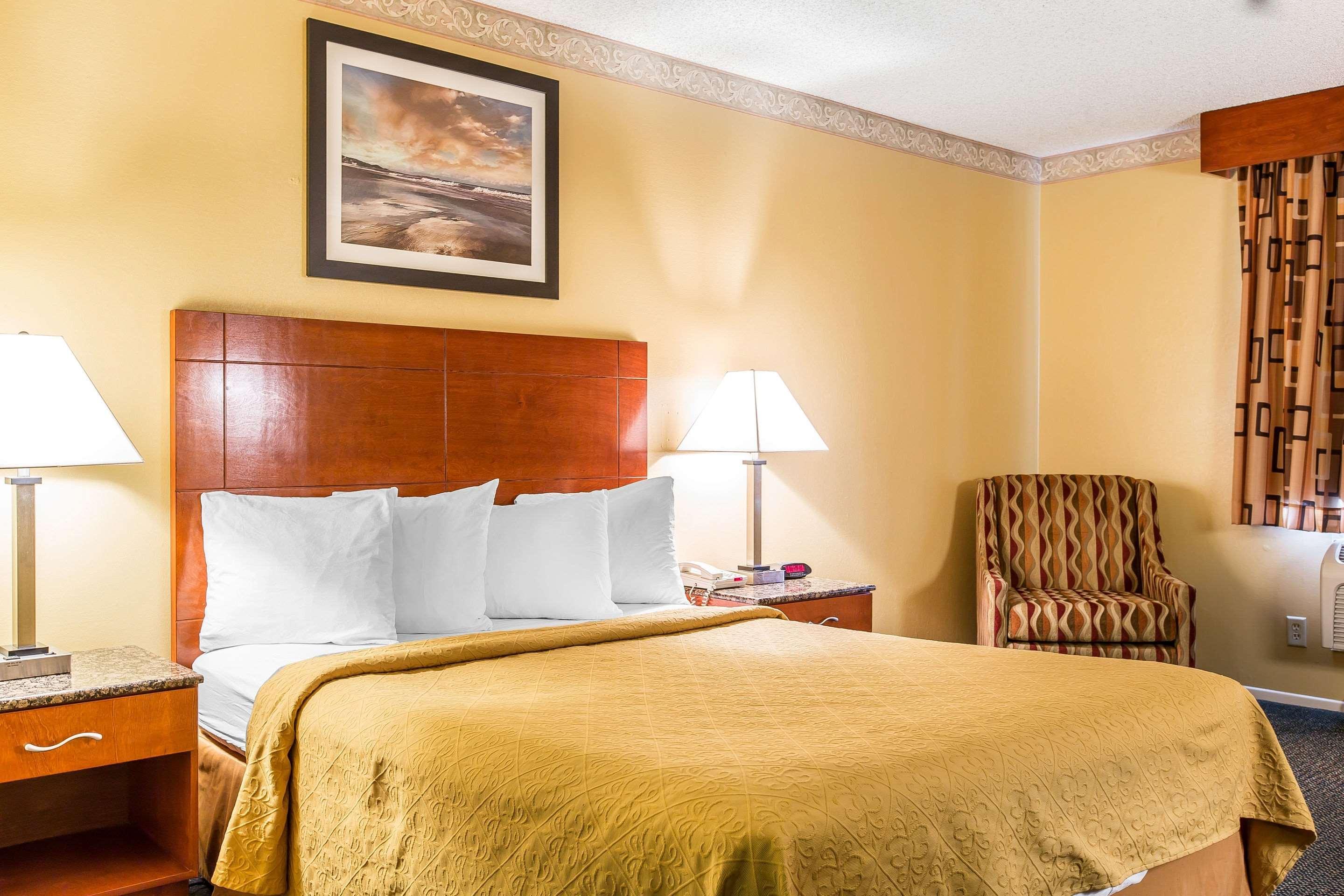 Quality Inn & Suites Camarillo-Oxnard Екстер'єр фото
