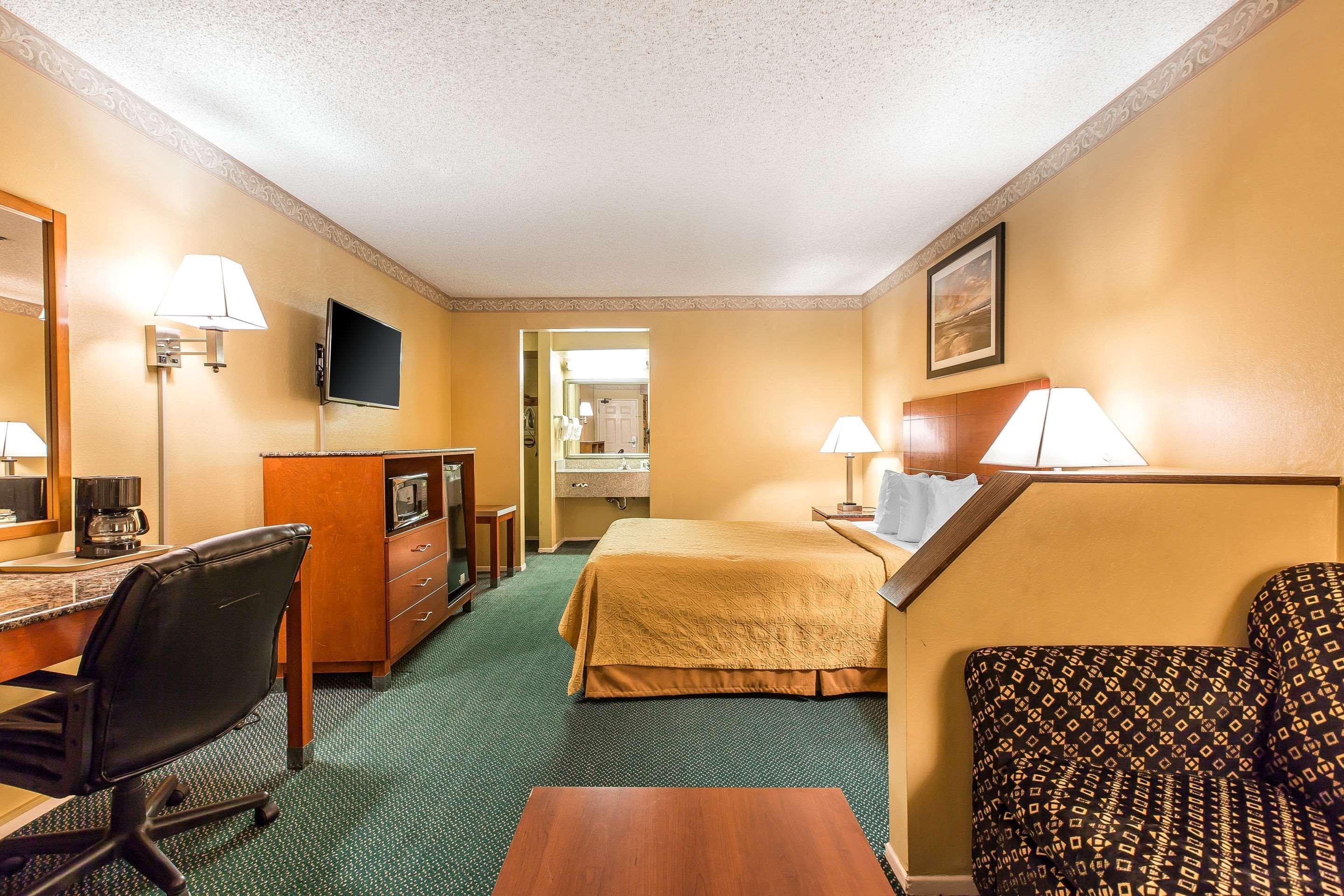 Quality Inn & Suites Camarillo-Oxnard Екстер'єр фото
