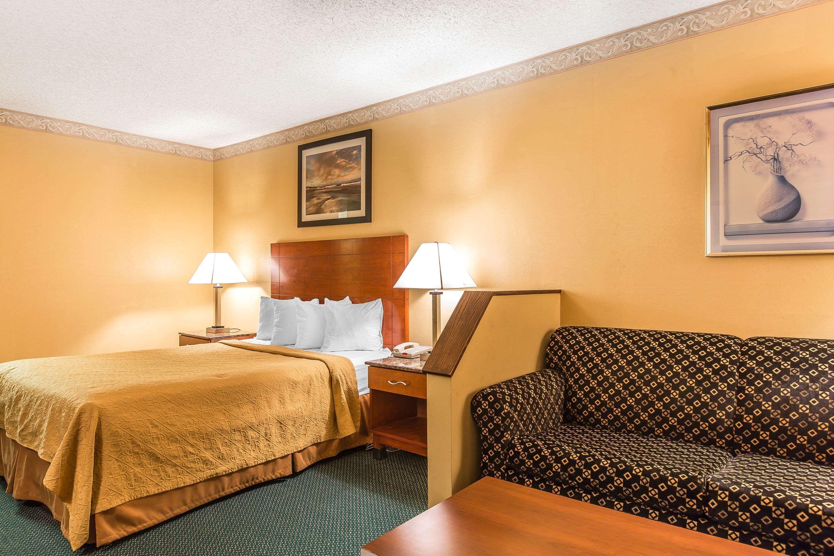 Quality Inn & Suites Camarillo-Oxnard Екстер'єр фото