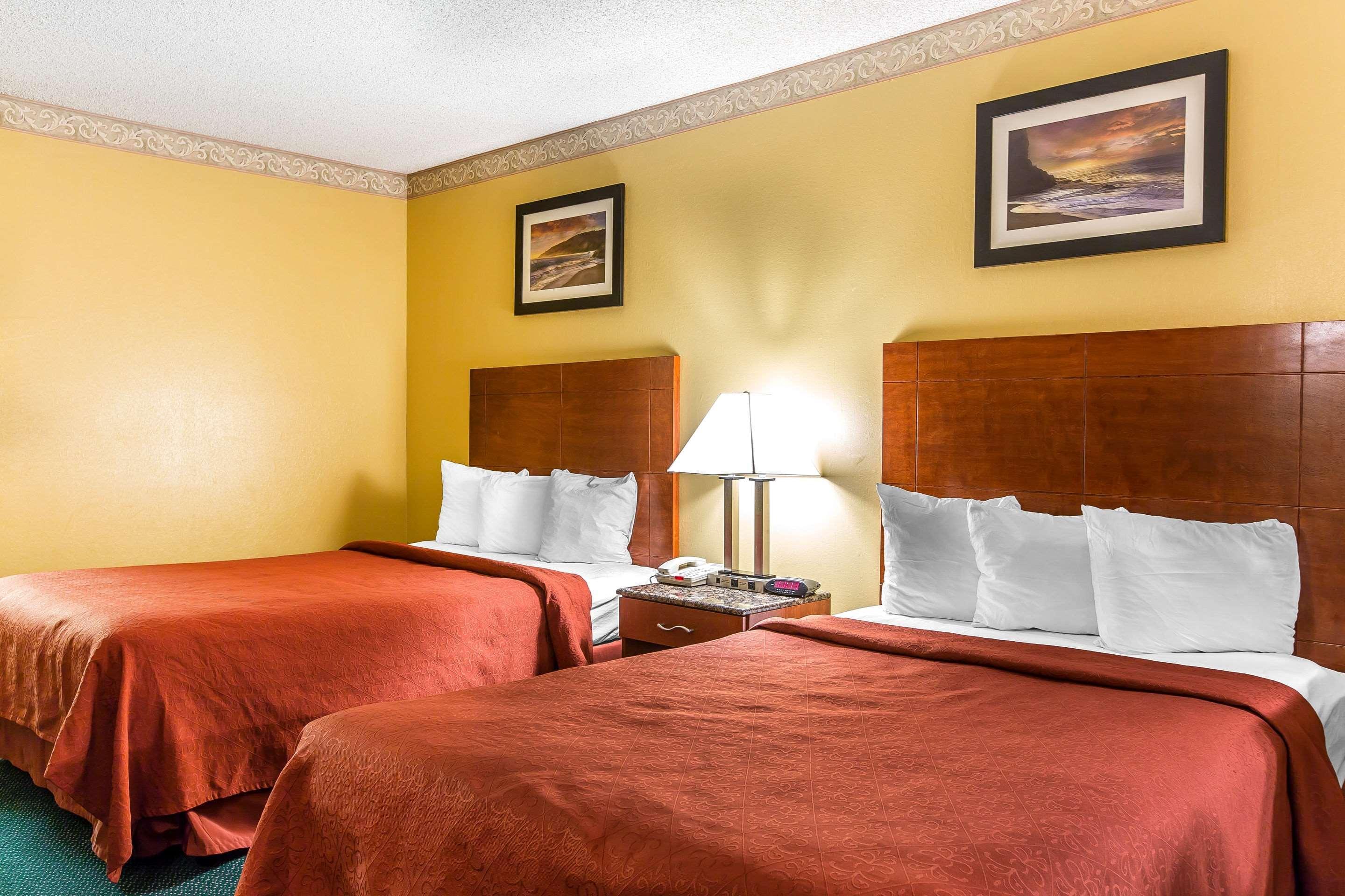 Quality Inn & Suites Camarillo-Oxnard Екстер'єр фото