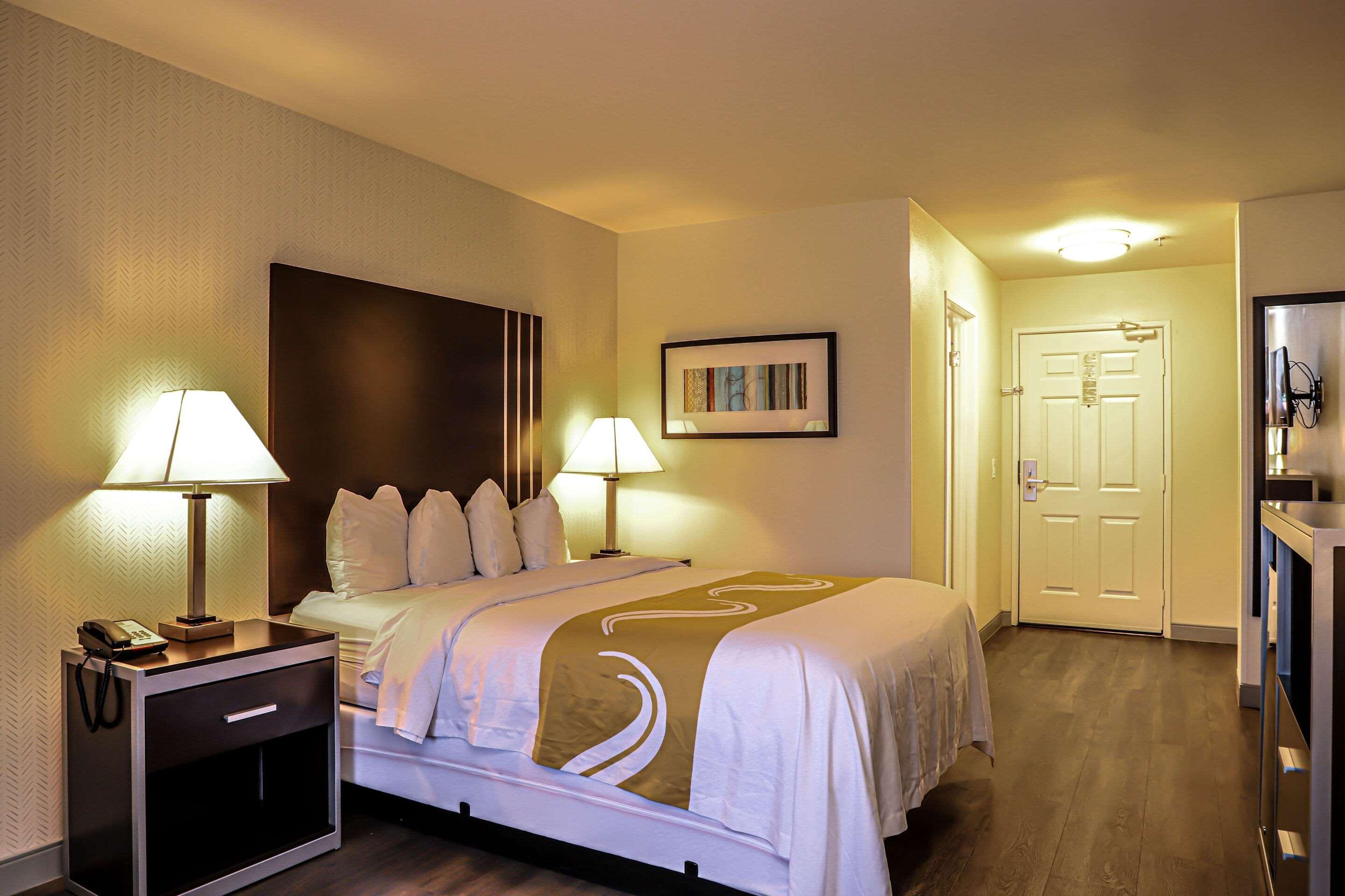 Quality Inn & Suites Camarillo-Oxnard Екстер'єр фото