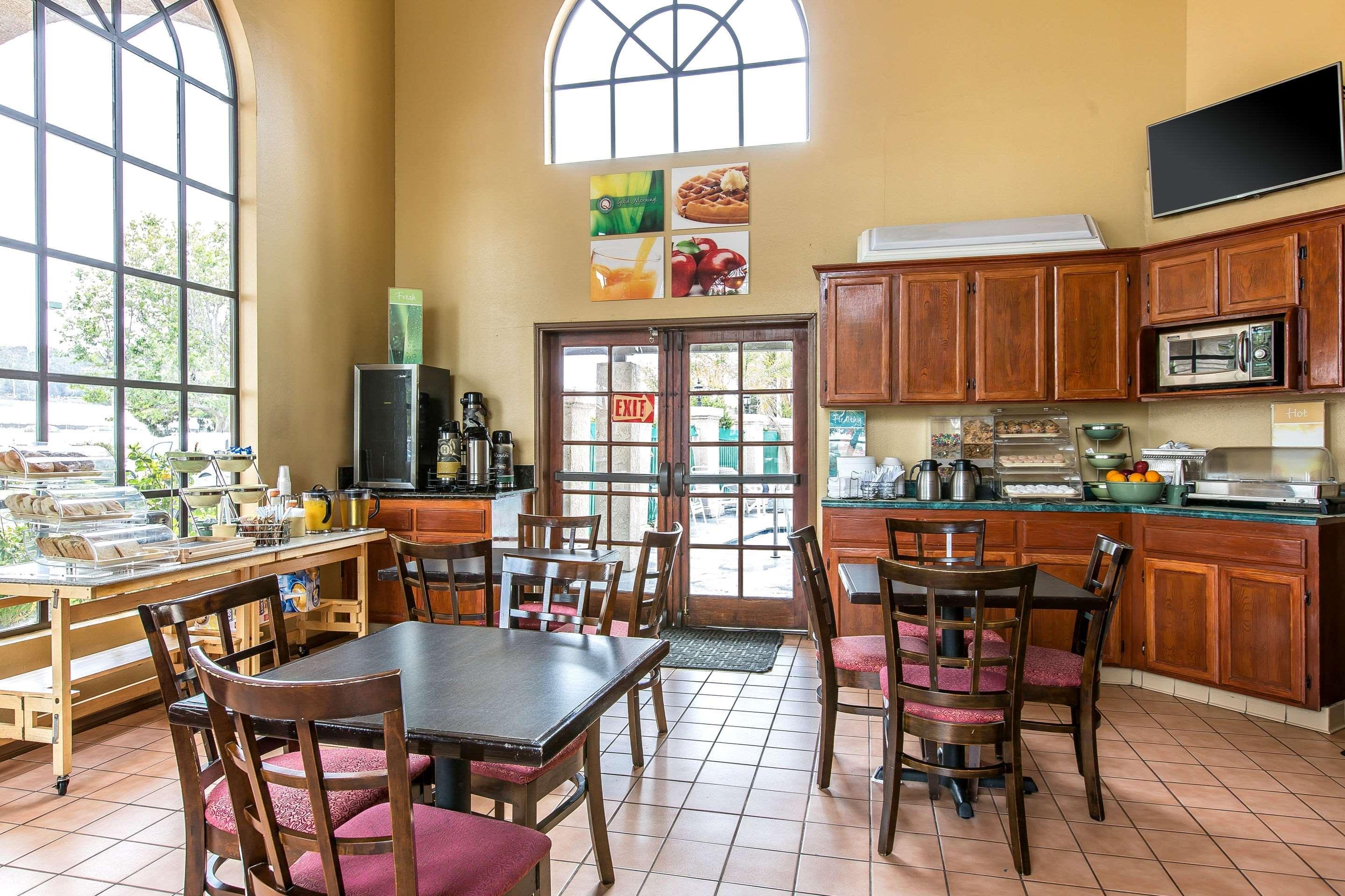 Quality Inn & Suites Camarillo-Oxnard Екстер'єр фото