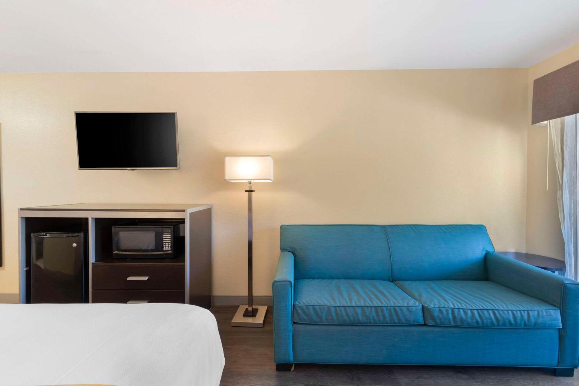 Quality Inn & Suites Camarillo-Oxnard Екстер'єр фото