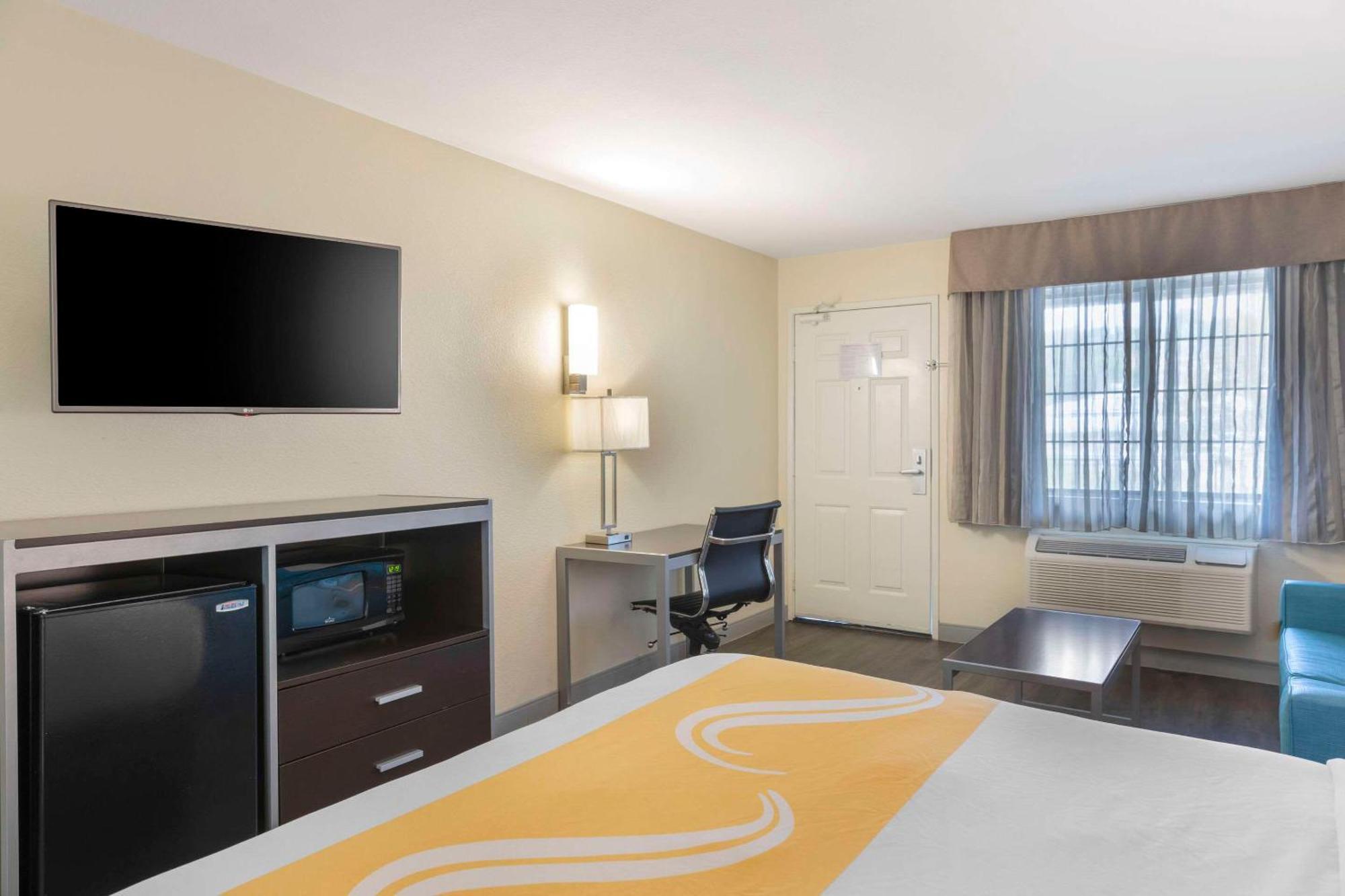 Quality Inn & Suites Camarillo-Oxnard Екстер'єр фото