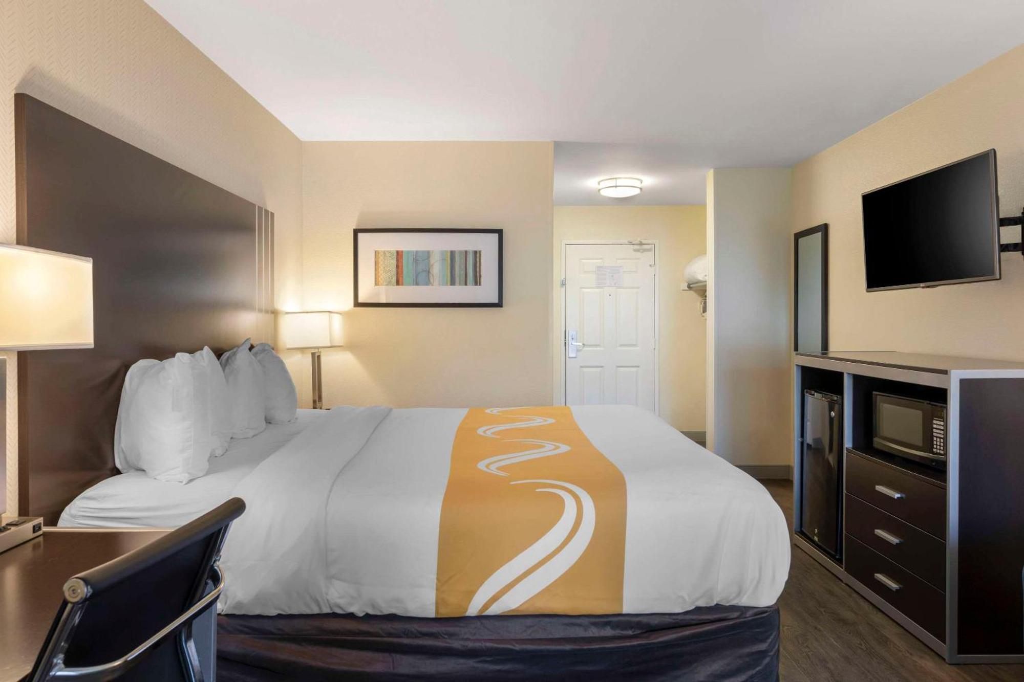 Quality Inn & Suites Camarillo-Oxnard Екстер'єр фото