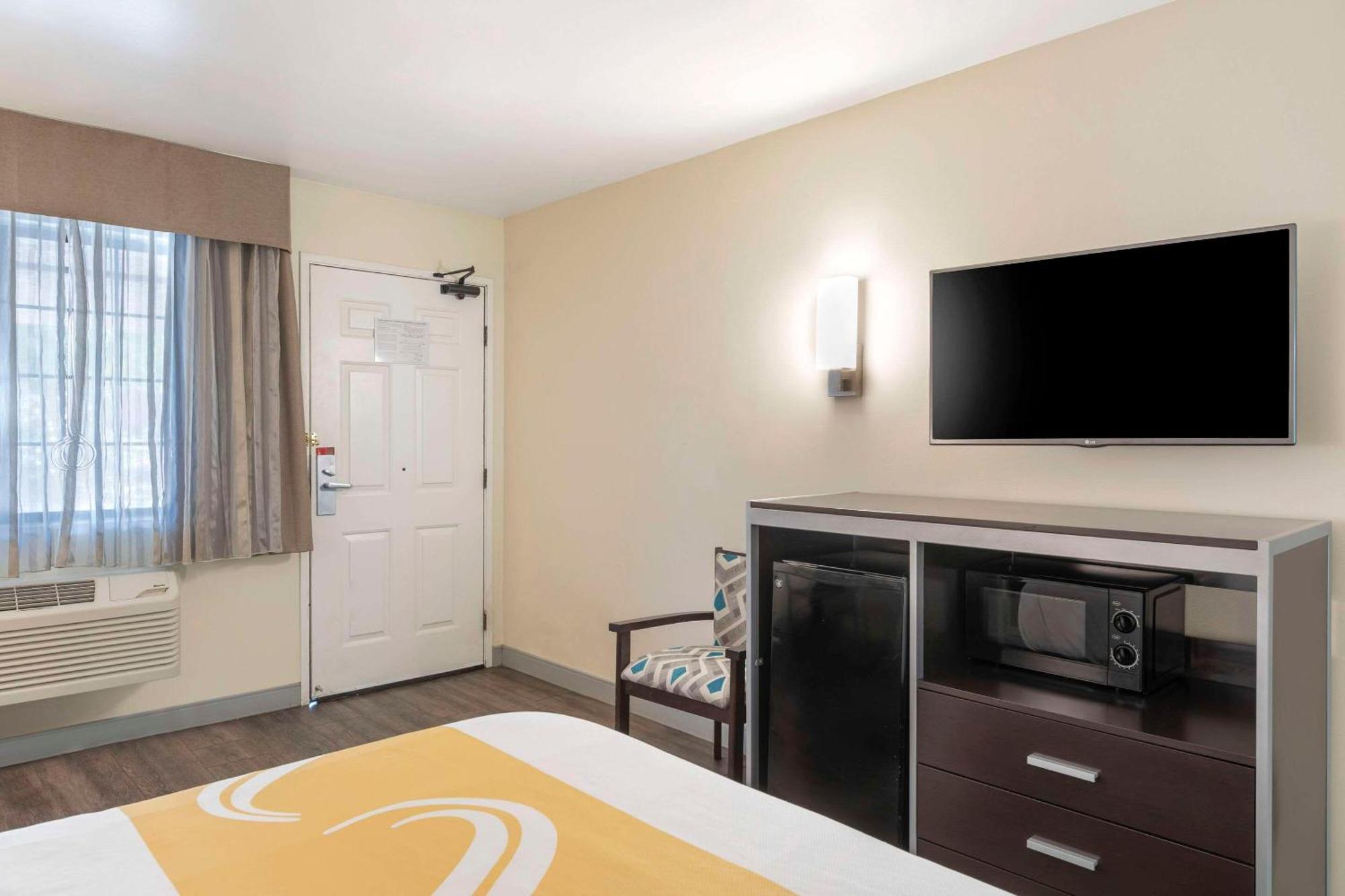 Quality Inn & Suites Camarillo-Oxnard Екстер'єр фото