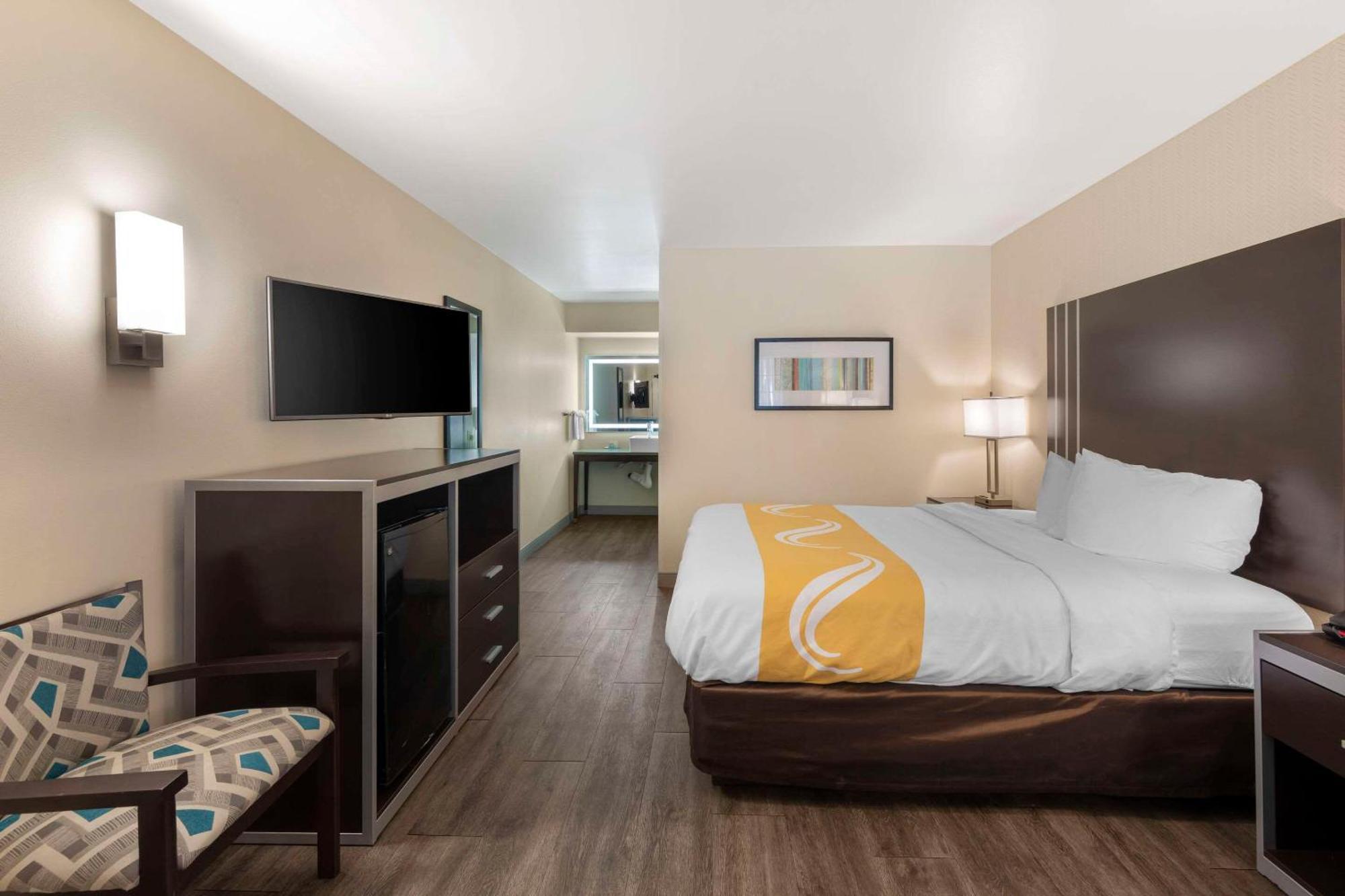 Quality Inn & Suites Camarillo-Oxnard Екстер'єр фото