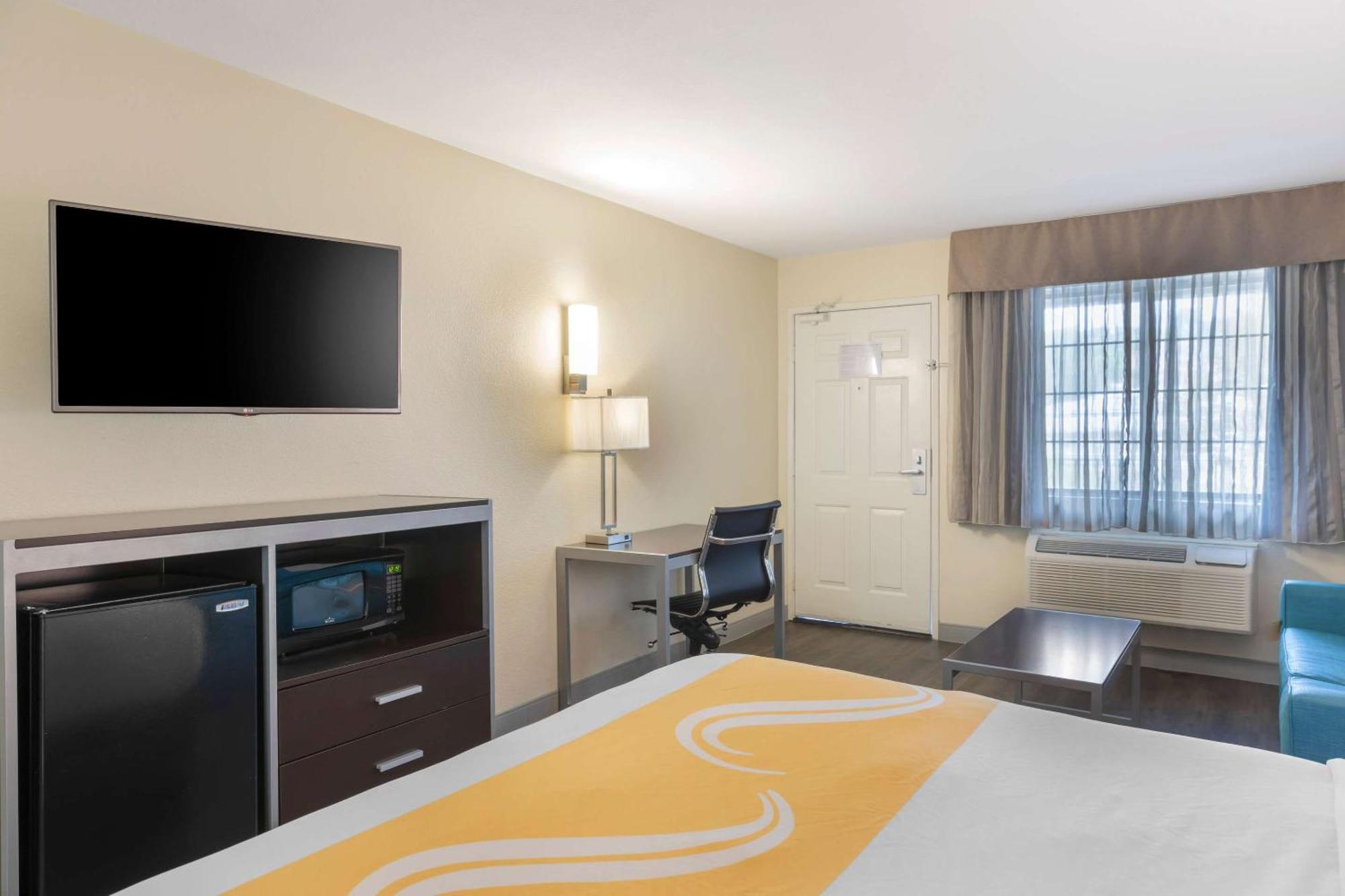 Quality Inn & Suites Camarillo-Oxnard Екстер'єр фото