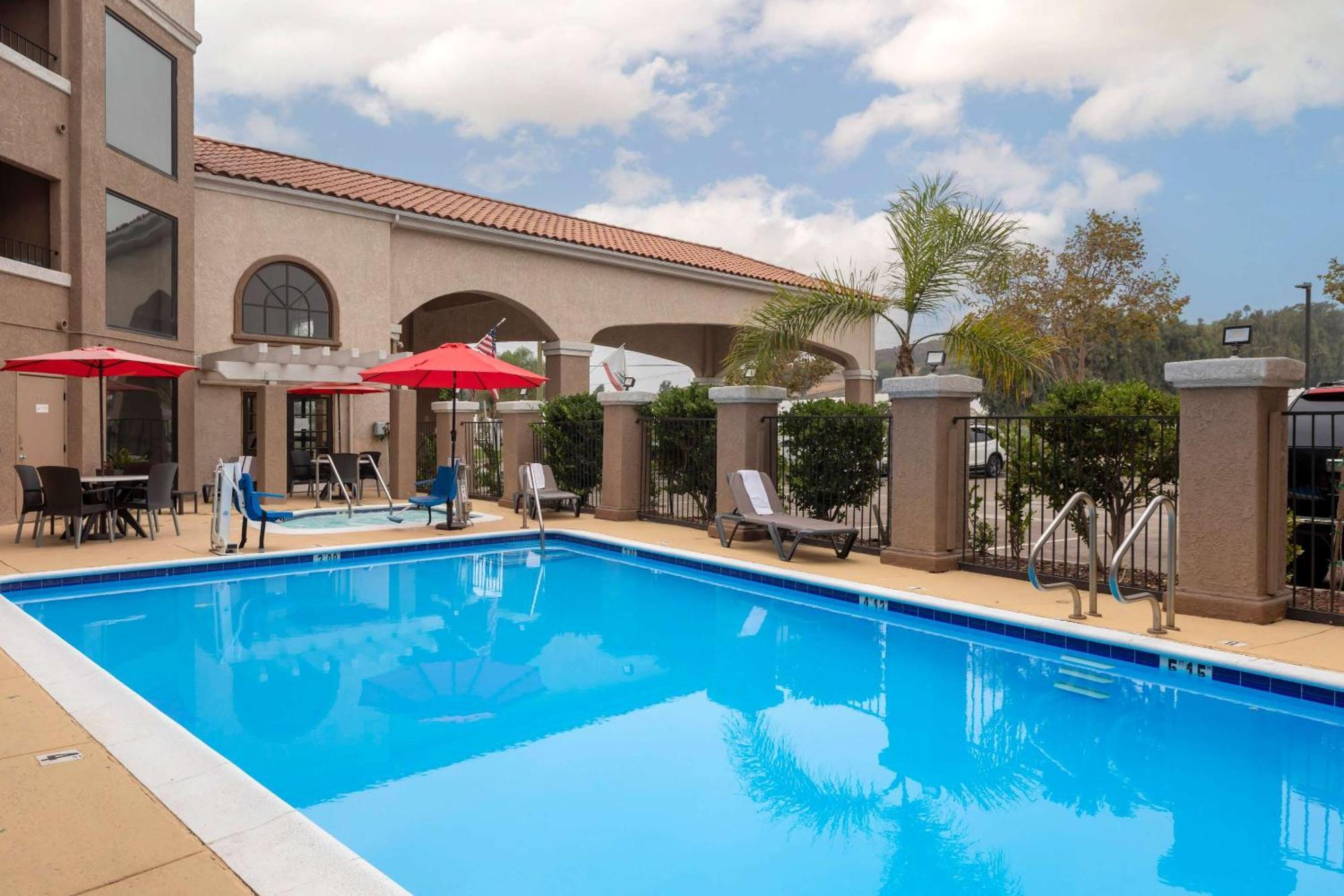 Quality Inn & Suites Camarillo-Oxnard Екстер'єр фото