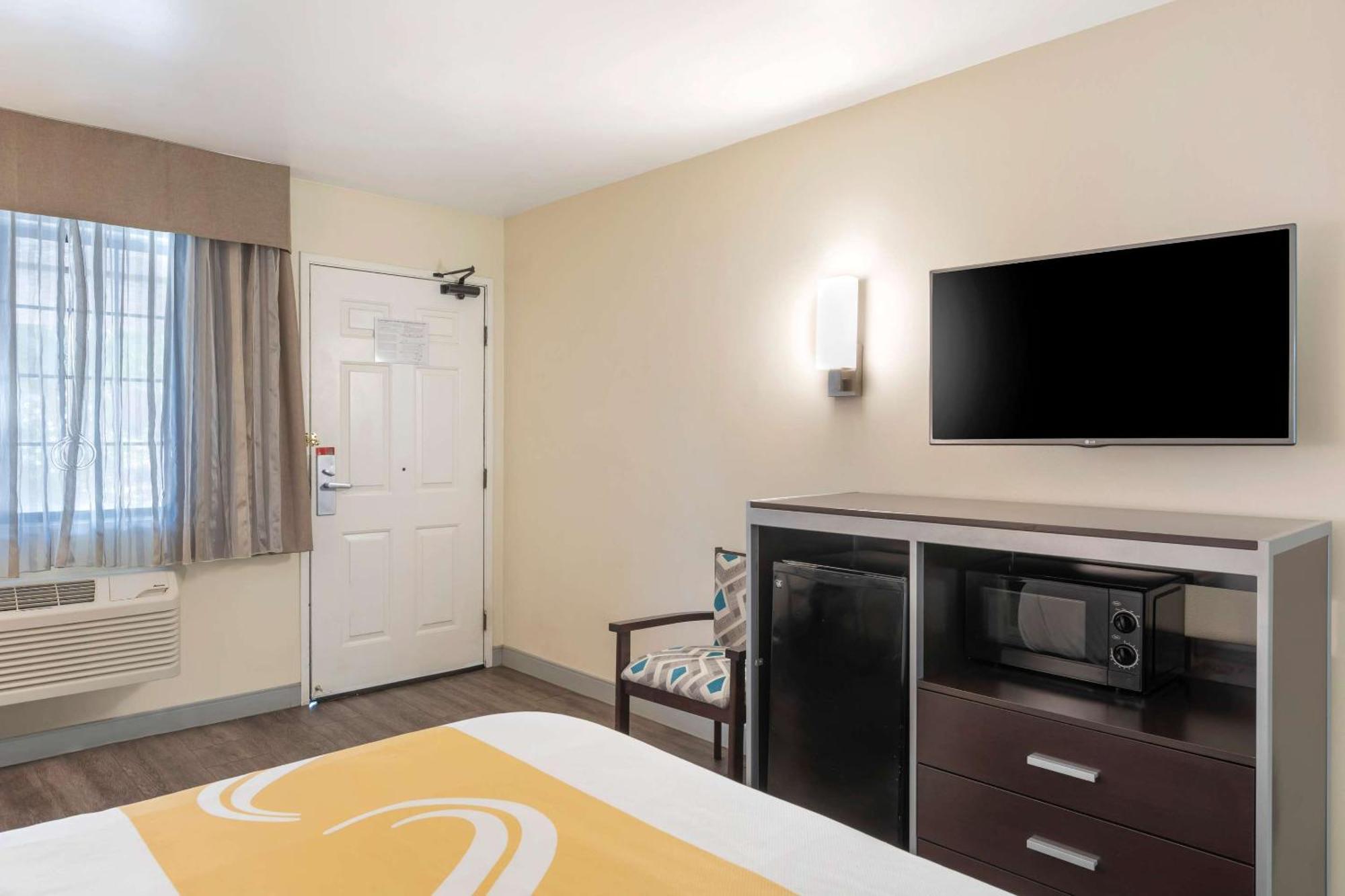 Quality Inn & Suites Camarillo-Oxnard Екстер'єр фото